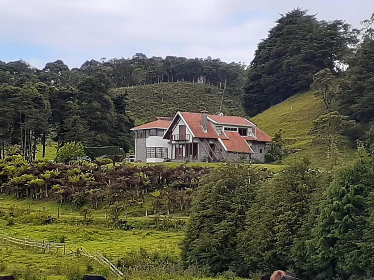 Chacara Com Wi-Fi, Churrasqueira E Lazer Em Cunha Dış mekan fotoğraf